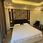 Snooze And Stay Omaxe Hazratganj