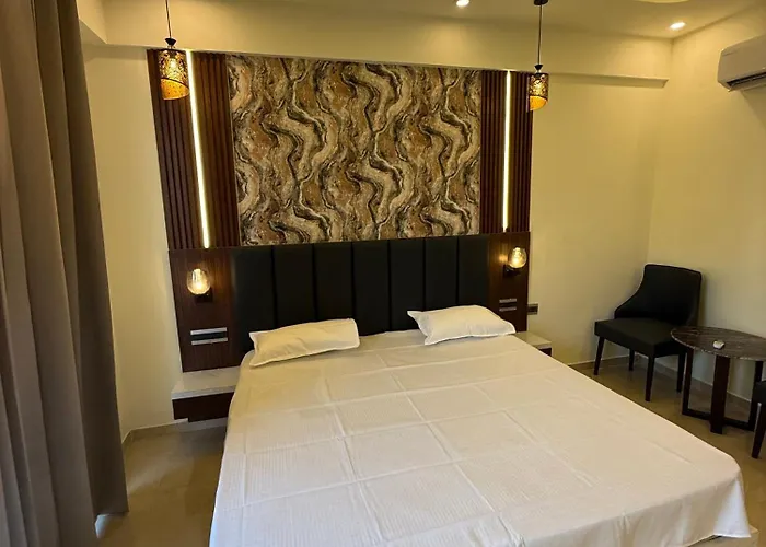 Snooze And Stay Omaxe Hazratganj