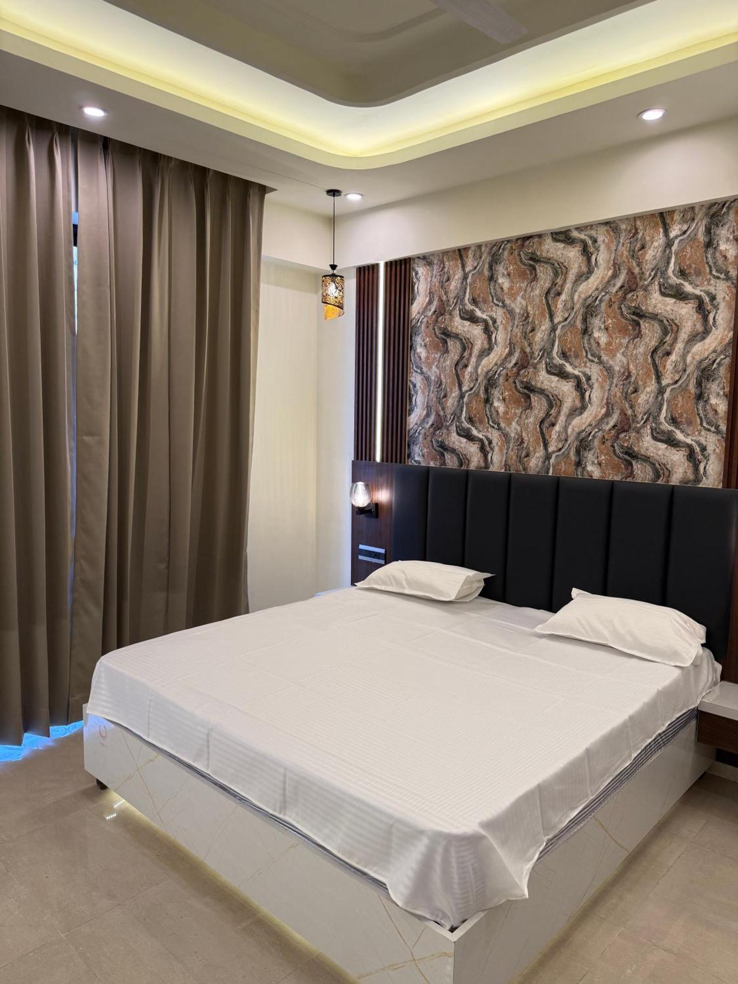 Snooze And Omaxe Hazratganj * Lucknow