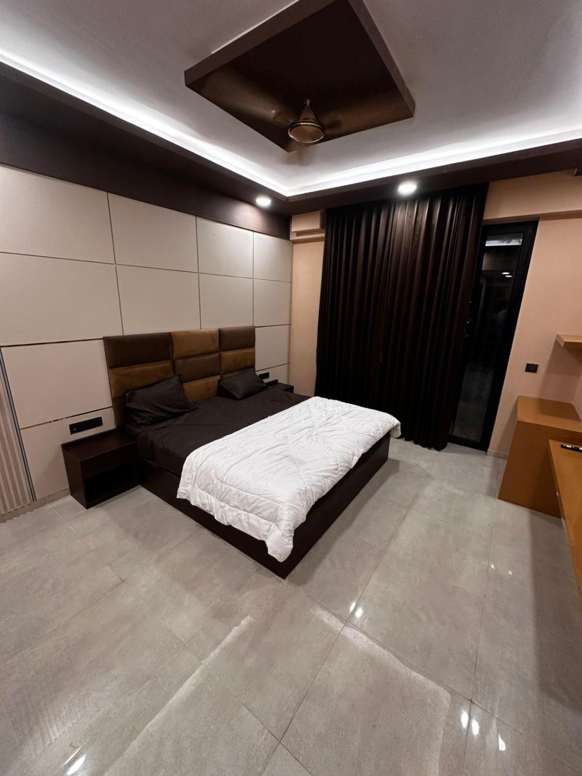 Snooze And Omaxe Hazratganj * Lucknow